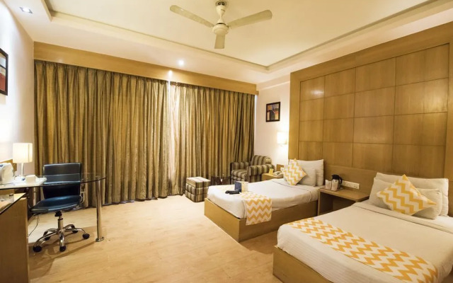 OYO Townhouse O75309 Hotel Royal Cm