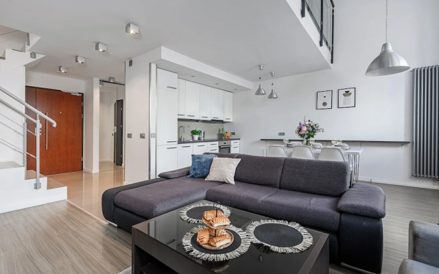 Lumina luxury 2-level apart with parking