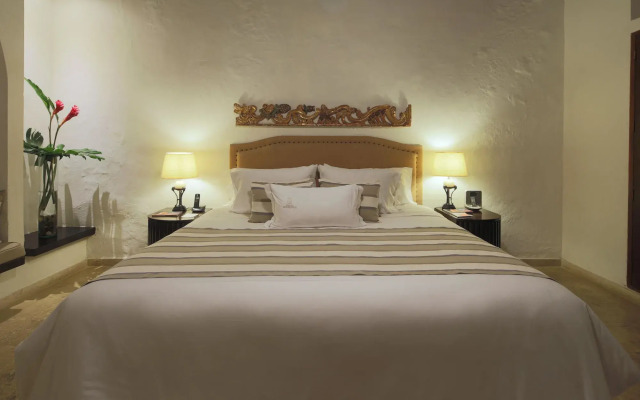Casa del Arzobispado Hotel