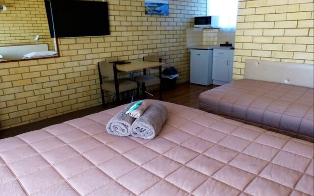 Coastal Comfort Motel