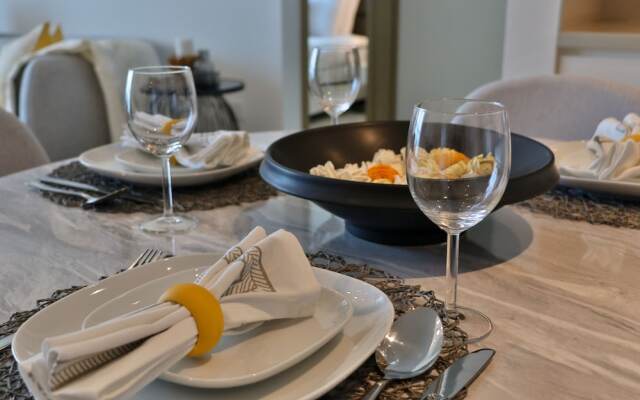 HiGuests - EMAAR 52-42