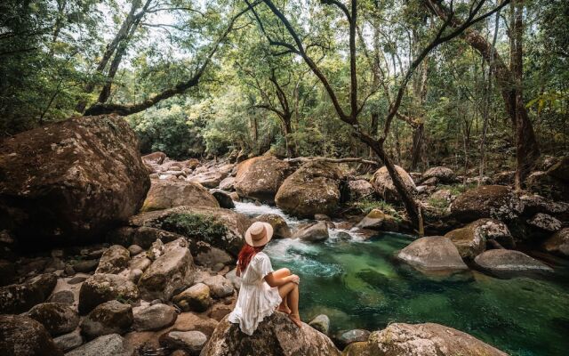 Belle Escapes - Oceanview Suite Alamanda Beachfront Resort "88"