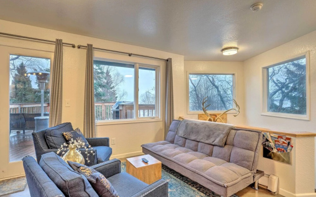 Coastal-view Apartment Near Downtown Anchorage!
