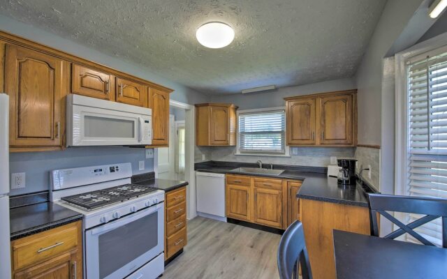 Walk to Speedway & Hall of Fame: Indianapolis Home