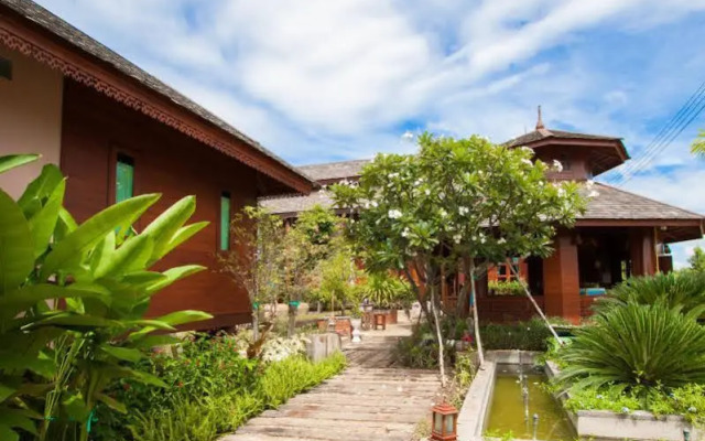 Huen Aumpron Resort