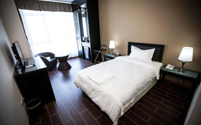 Putatan Platinum Hotel