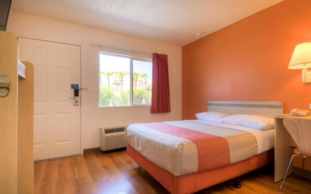 Motel 6 Las Vegas, NV - Boulder Highway