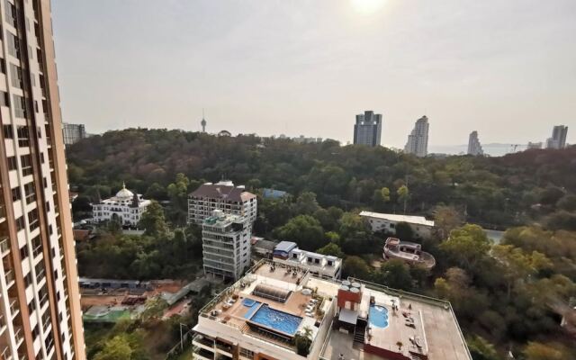 Unixx Pattaya Condo In Central Area