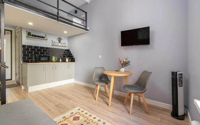 Метры в центре на улице Лахтинская 9