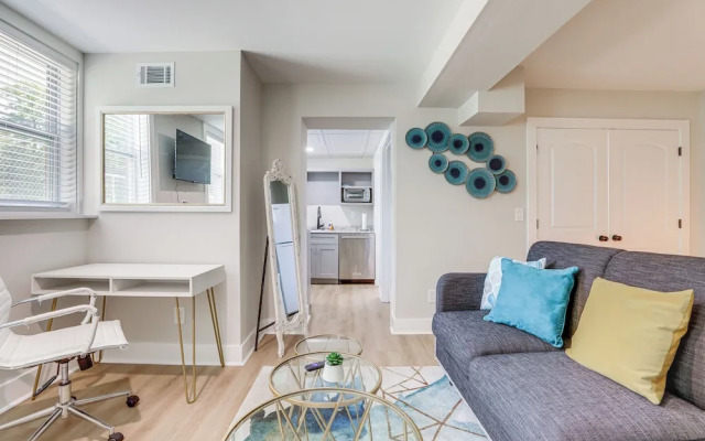 Contemporary Couple's Retreat in Atlanta!