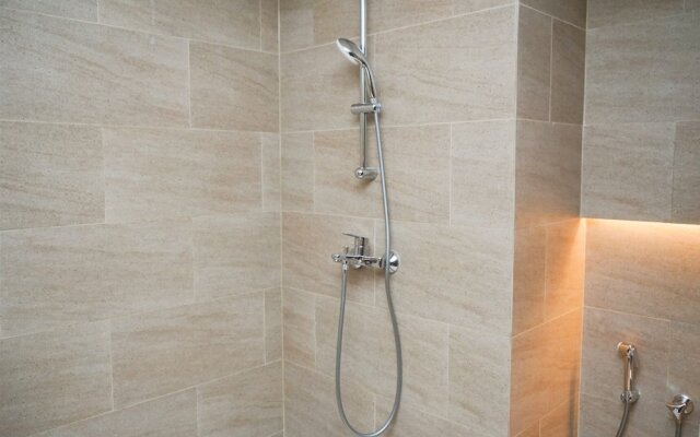 Simply Look Studio Apartment Carstensz Residence