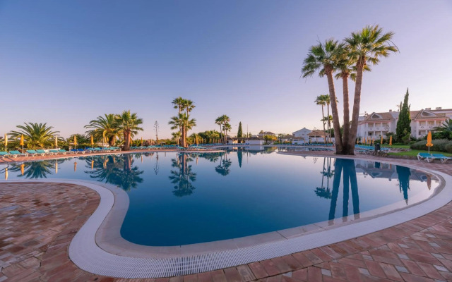 Golden Club Cabanas
