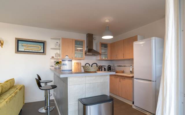 Appartement Dans Villa rez de Jardin vue mer