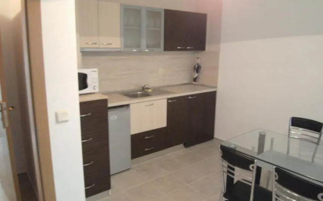 Nicol Apartment in Hermes Complex