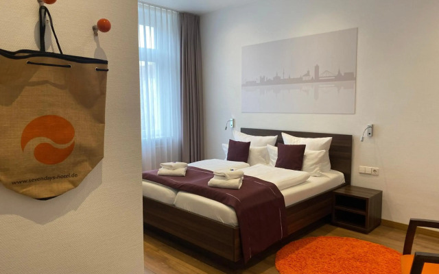 sevenDays Hotel BoardingHouse