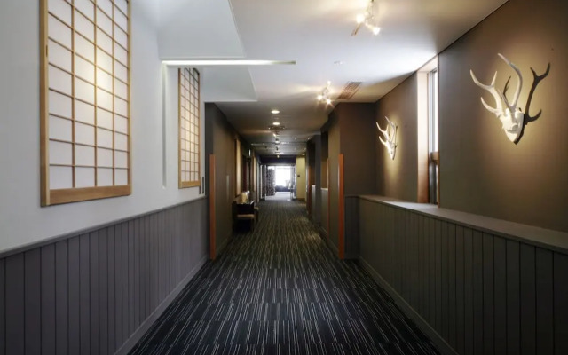 The Ridge Hotel & Apartments