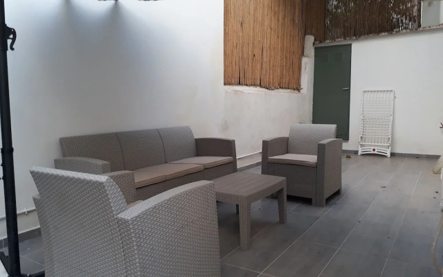 Beautiful Modern Aprt with 1BR in DT Athens