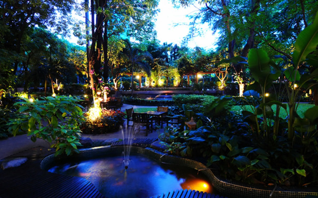 Pantip Suites