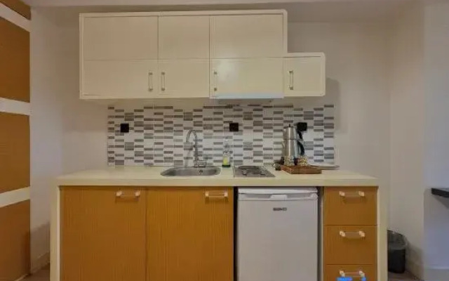 Taksim Square—1BR Deluxe Suite 03