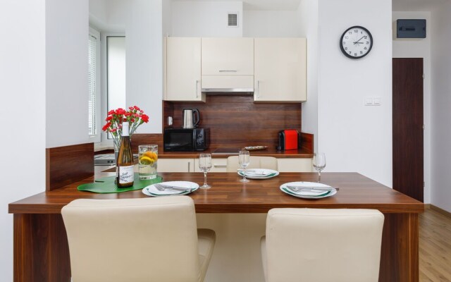 Atrium Studio Sarbinowo by Renters