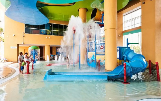 Splash 302W 833325 by RedAwning