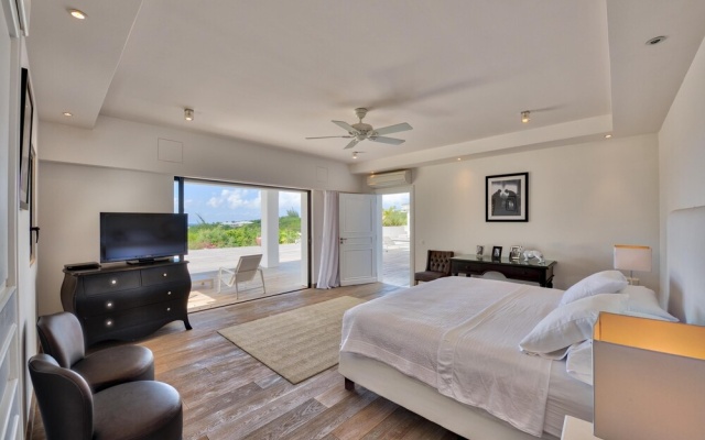 Huge Pool, Ideal for Groups, Exclusive Address, AC, Free Wifi, Sat TV, Views! Terres Basses Area — фото 4