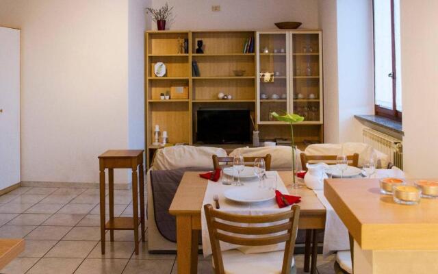 ALTIDO Lively 2 bedroom Apt with Parking close to Como