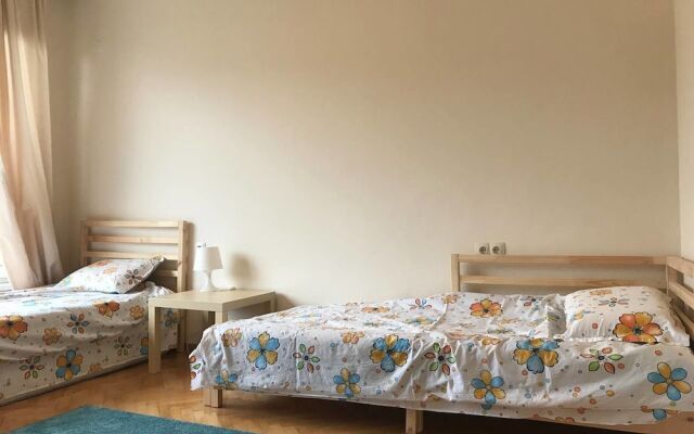 FM Deluxe 2-BDR Apartment with Terrace - Central City View