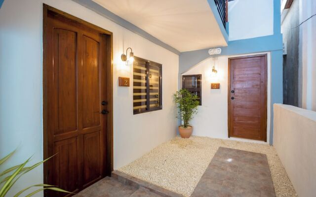 Alona Beach Side Inn