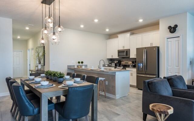 Champions Gate -luxurious 5 Bedroom! Townhouse