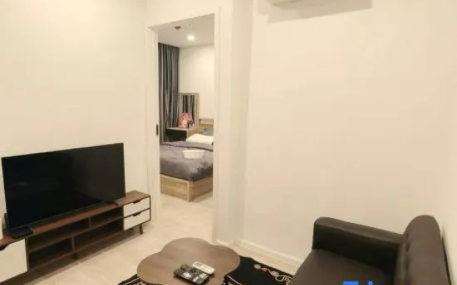 The Clev Riverline Chaophraya-Wongsawang Condo Bangkok (River View)