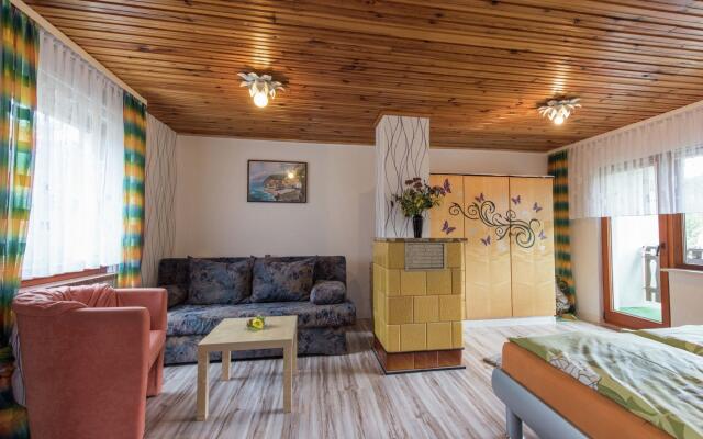 Charming Apartment in Finsterbergen Thuringia with Garden