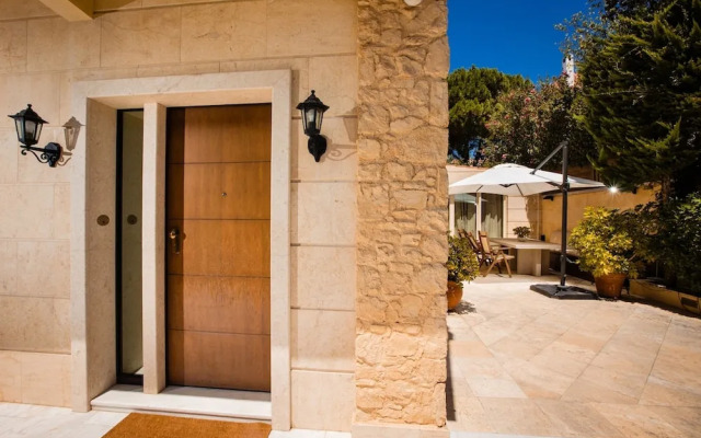 South Blue Tranquil Villa