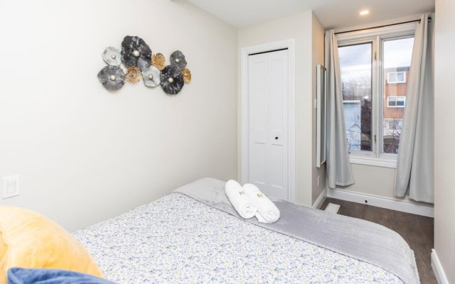 2BR Units With King Bed - Mins to Byward Market