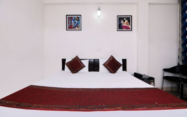 OYO 2041 Hotel Silver Land