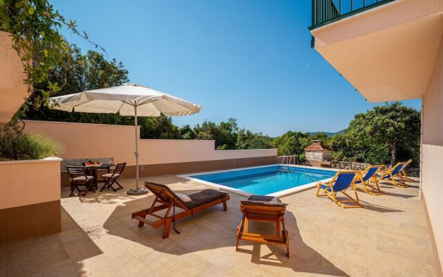 Amazing Home in Kneze With Wifi and 4 Bedrooms