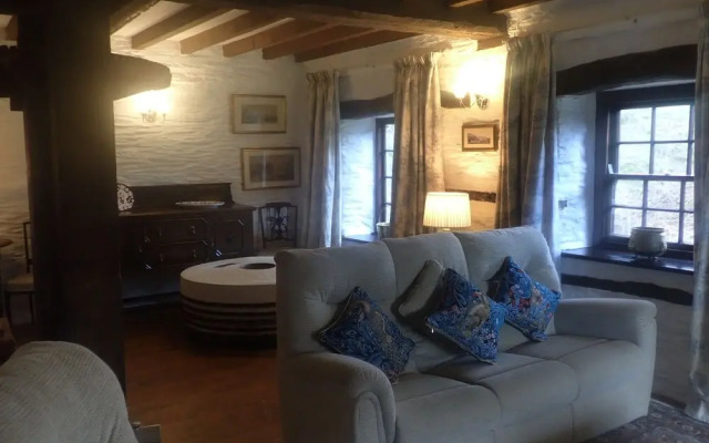 Beautiful 15th Century Watermill - Lovely Location