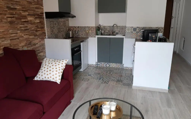 Studio Suquet balcony 1 min beach, 10 min Palais & Croisette Works - Apartment in Cannes - Photo 4