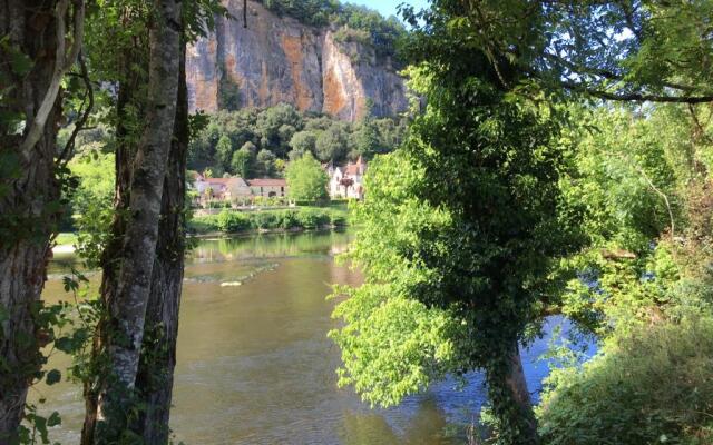 Par la Riviere (Adults Only)