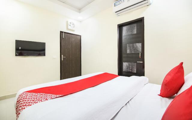 OYO 67353 Hotel Magnum