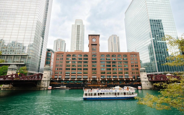 voco Chicago Downtown - Riverwalk by IHG