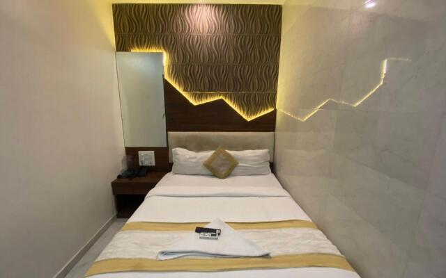 Hotel Palace Residency near Lokmanya Tilak Terminus