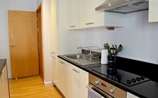 Modern 2 Bedroom Apartment Next To Olympic Park