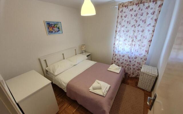 Rustic House Diklo 20m from the sea