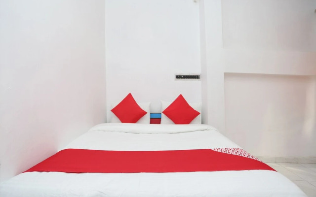 Oyo 28006 Hotel President