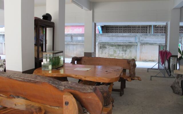 Pattara Apartment Suratthani