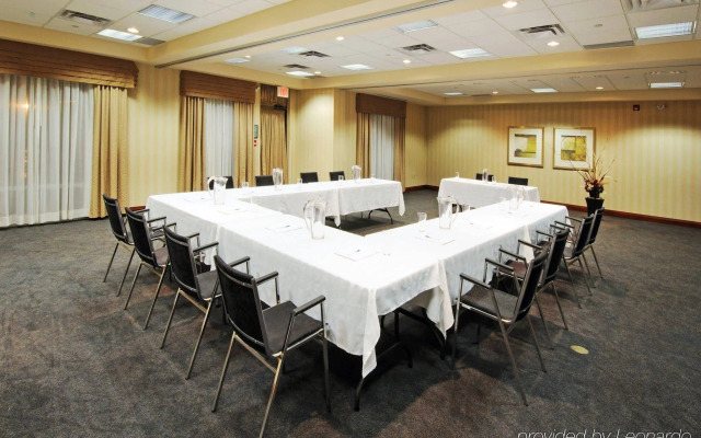 Holiday Inn Express & Suites Brampton by IHG