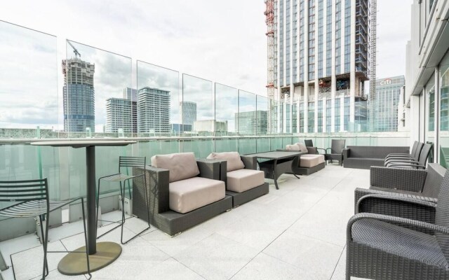4 Bed Penthouse - Sleeps 10 - Parking - Smoking