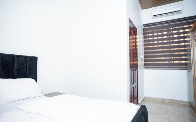 Cute & Comfy Condo  Close to Highway