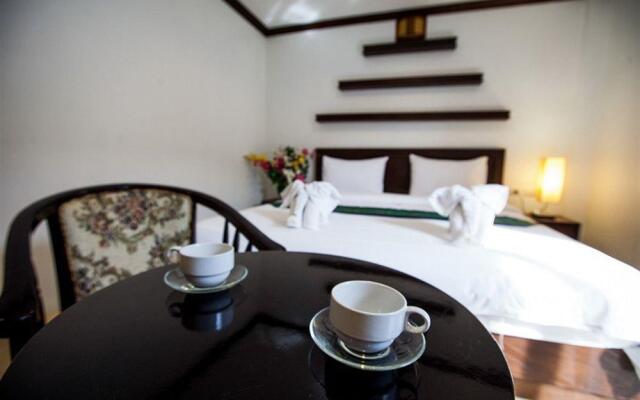 Triple Rund Place Hotel